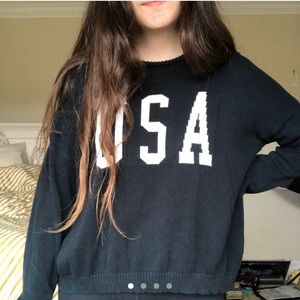 <3 old style brandy melville sweater!